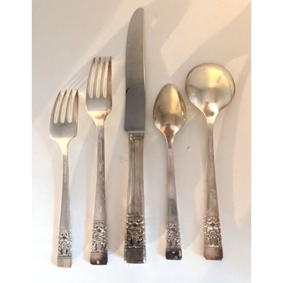 Oneida Coronation Community Silverplate Flatware 5 Piece Place Setting Vtg - Picture 6 of 6